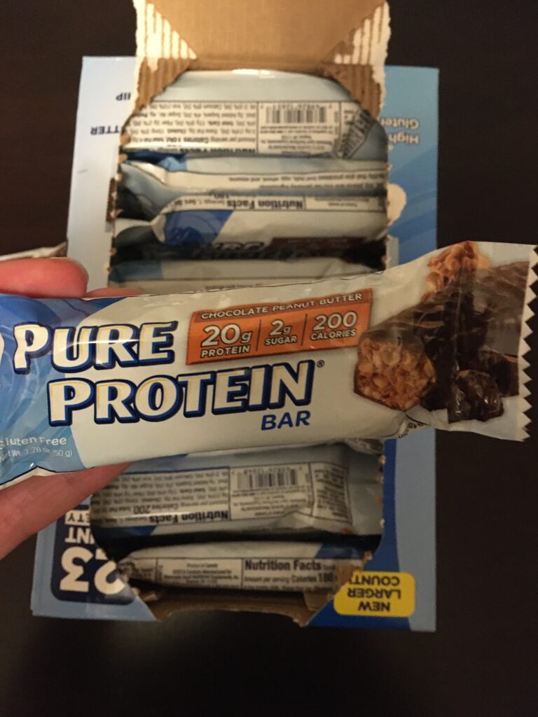 chocolate peanut better protein bar flavor