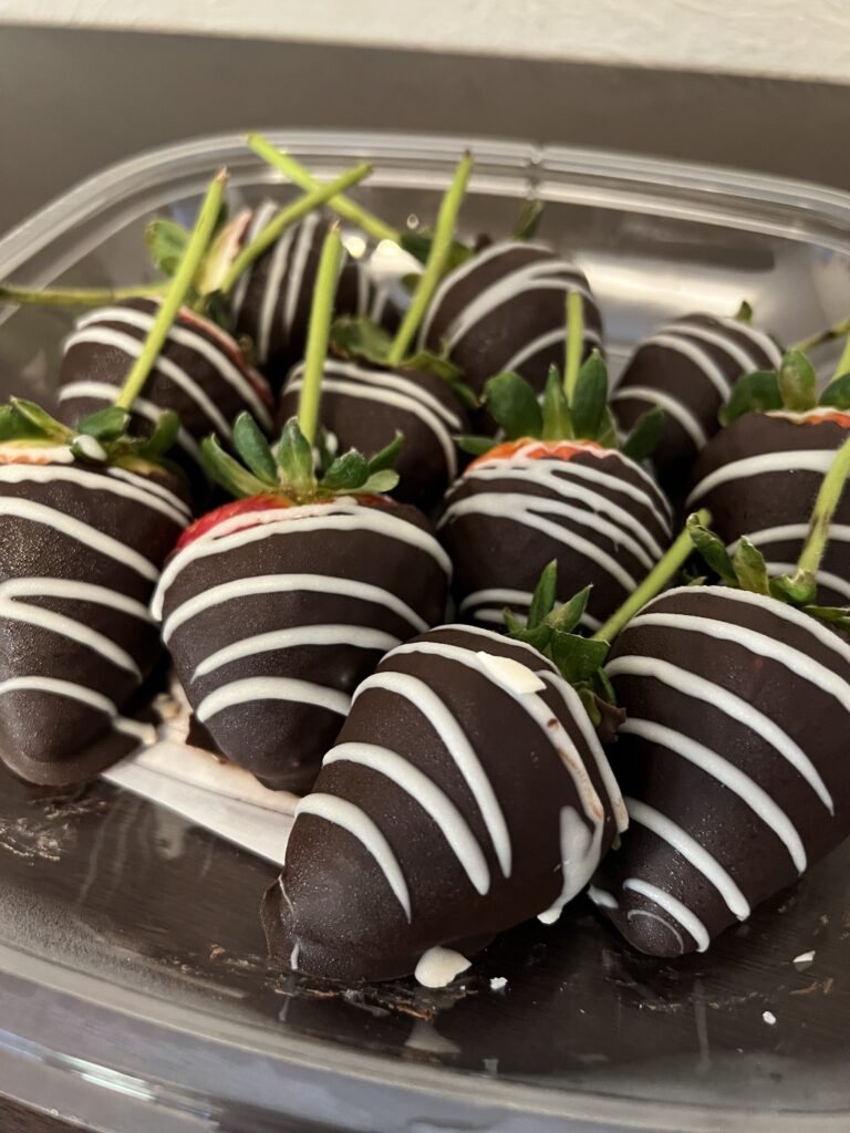 Costco Long Stem Chocolate Covered Strawberries Review